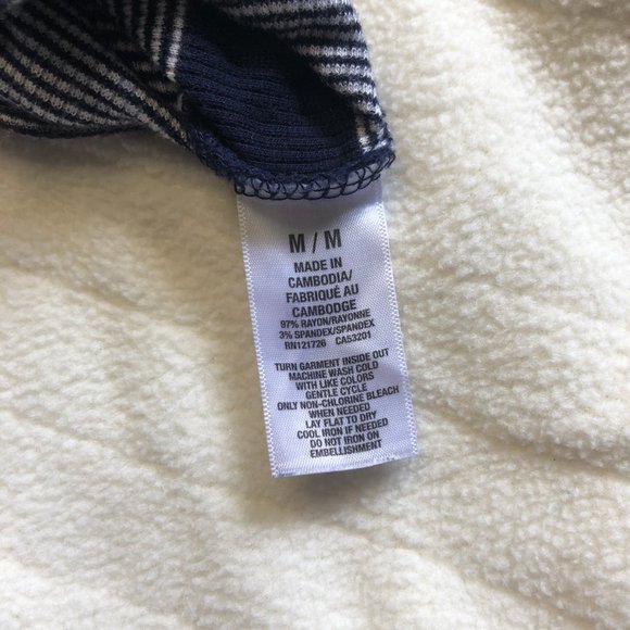 Retro Prince & Fox Cropped Turtleneck - Picture 5 of 5